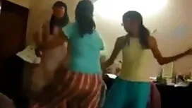 দুর্দশা সুন্দরী বালি ...