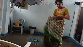 বস তার নতুন সাবমিসিভ ...