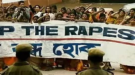 স্বর্ণকেশী সুন্দরী ব ...